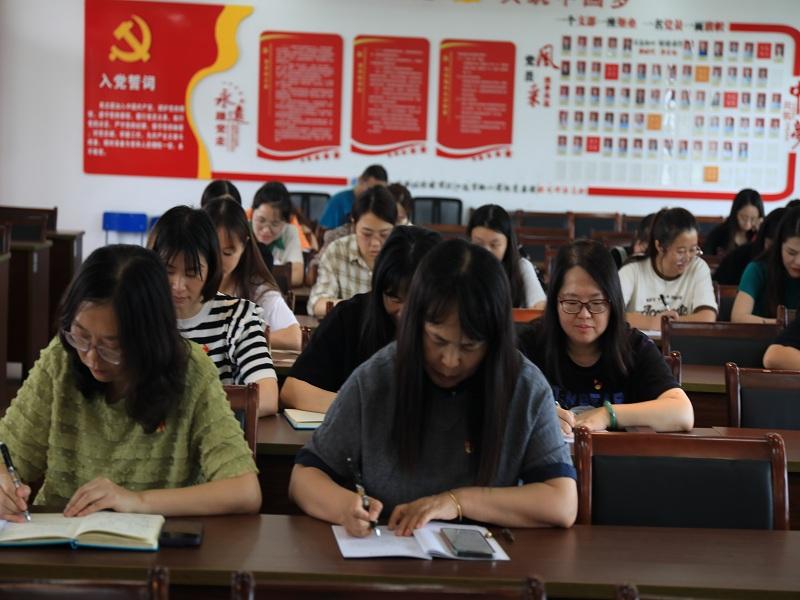 11H69A1403.jpg 11H69A1403.jpg