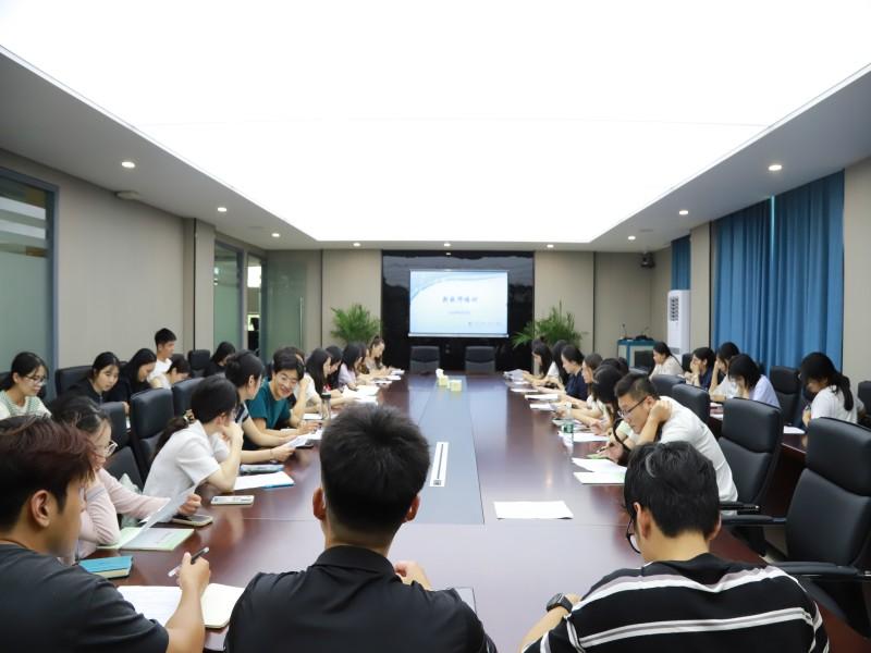 新教师培训.jpg 新教师培训.jpg