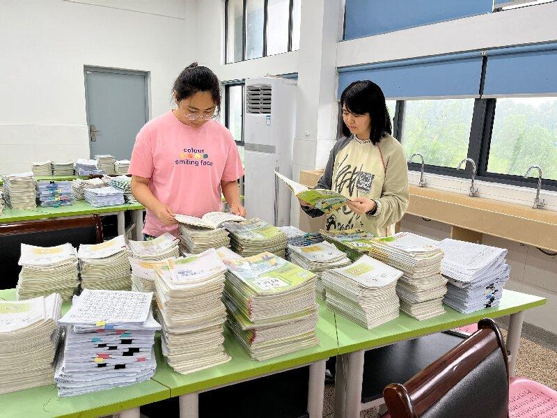 七认真检查.jpg 七认真检查.jpg