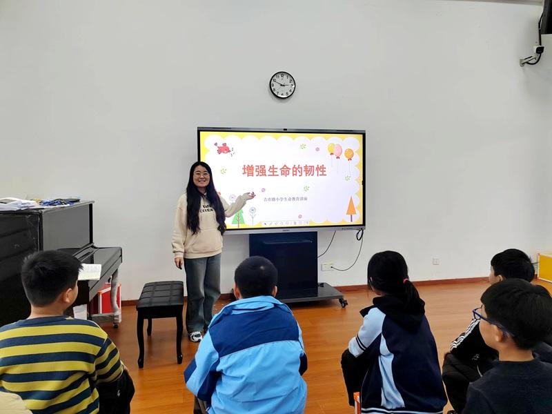 心理讲座.jpg 心理讲座.jpg