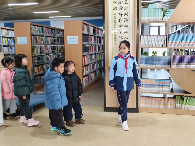 图书馆3.jpg 图书馆3.jpg