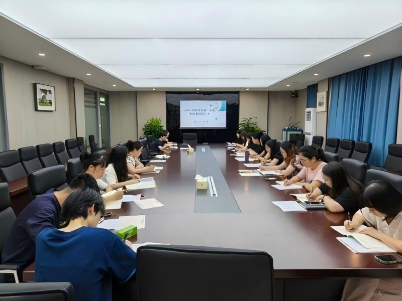 期初教科研会议(1).jpg 期初教科研会议(1).jpg